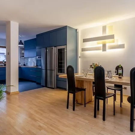 Huge & Luxury House - 6 Floors- 6 Bedrooms - Center Villa Warszawa